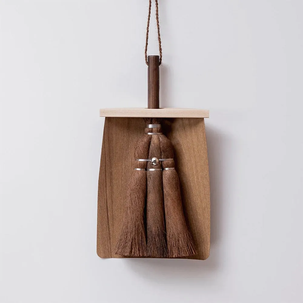 Lightweight Wood Dustpan