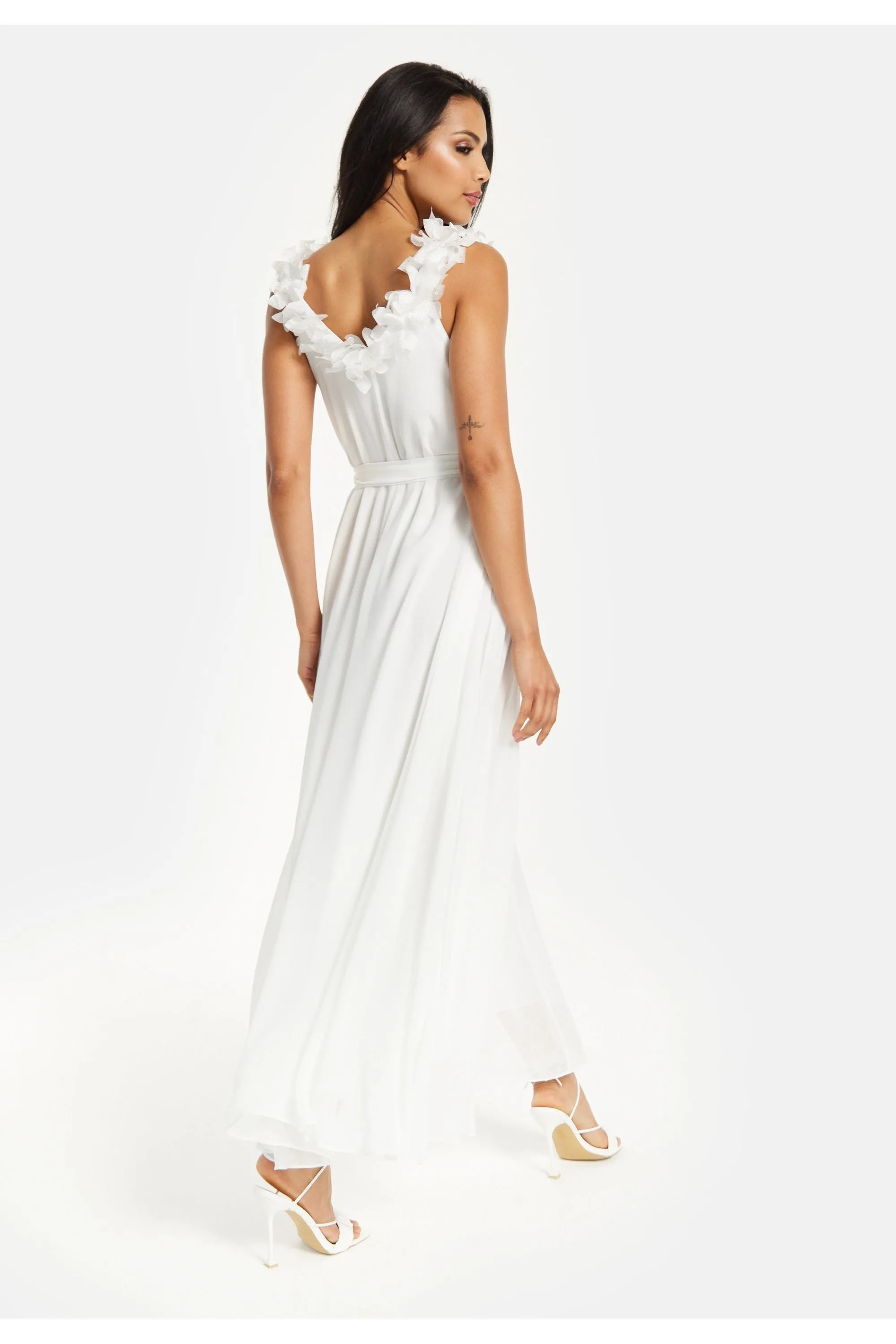 Liquorish Leaf Detail Maxi Dress In Off White