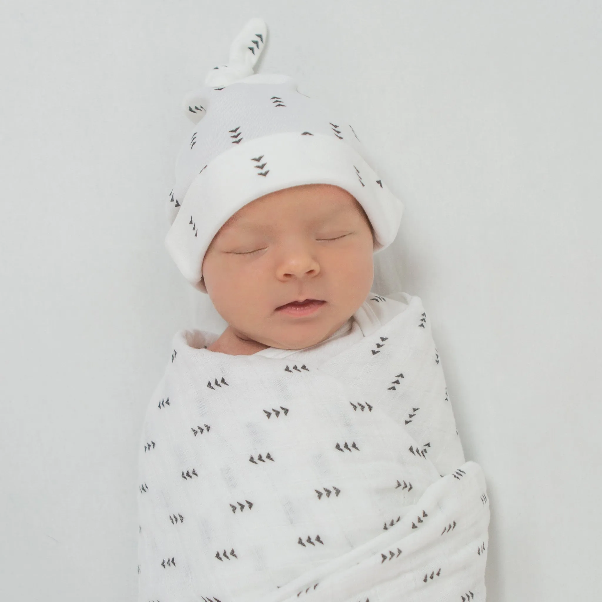 Pajama Gown and Hat Gift Set - Tiny Arrows