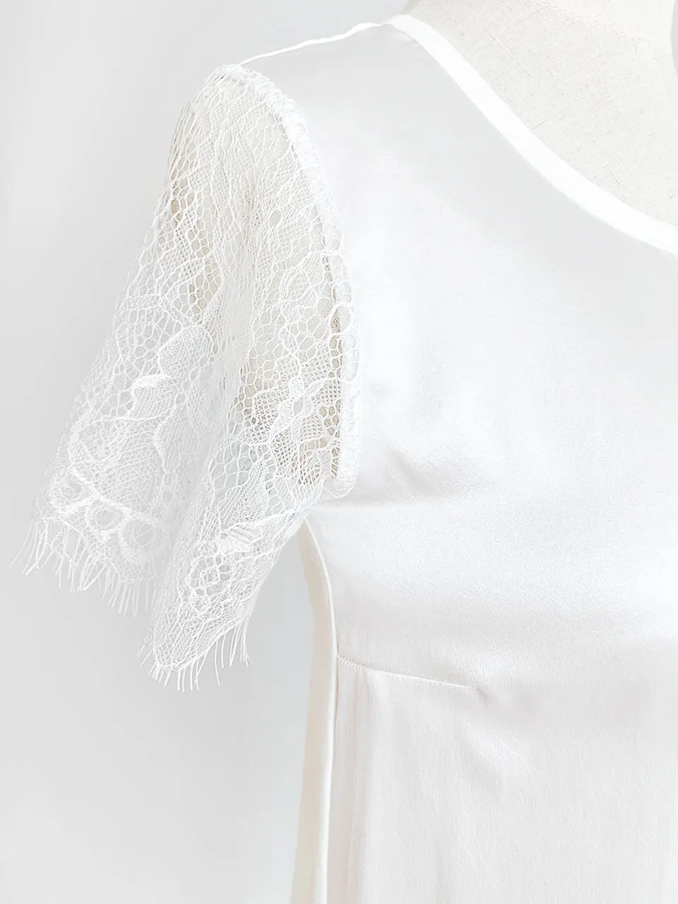 Surprise Sale! White Eyelash Lace Sleeves Mix Media Square Neck Tee