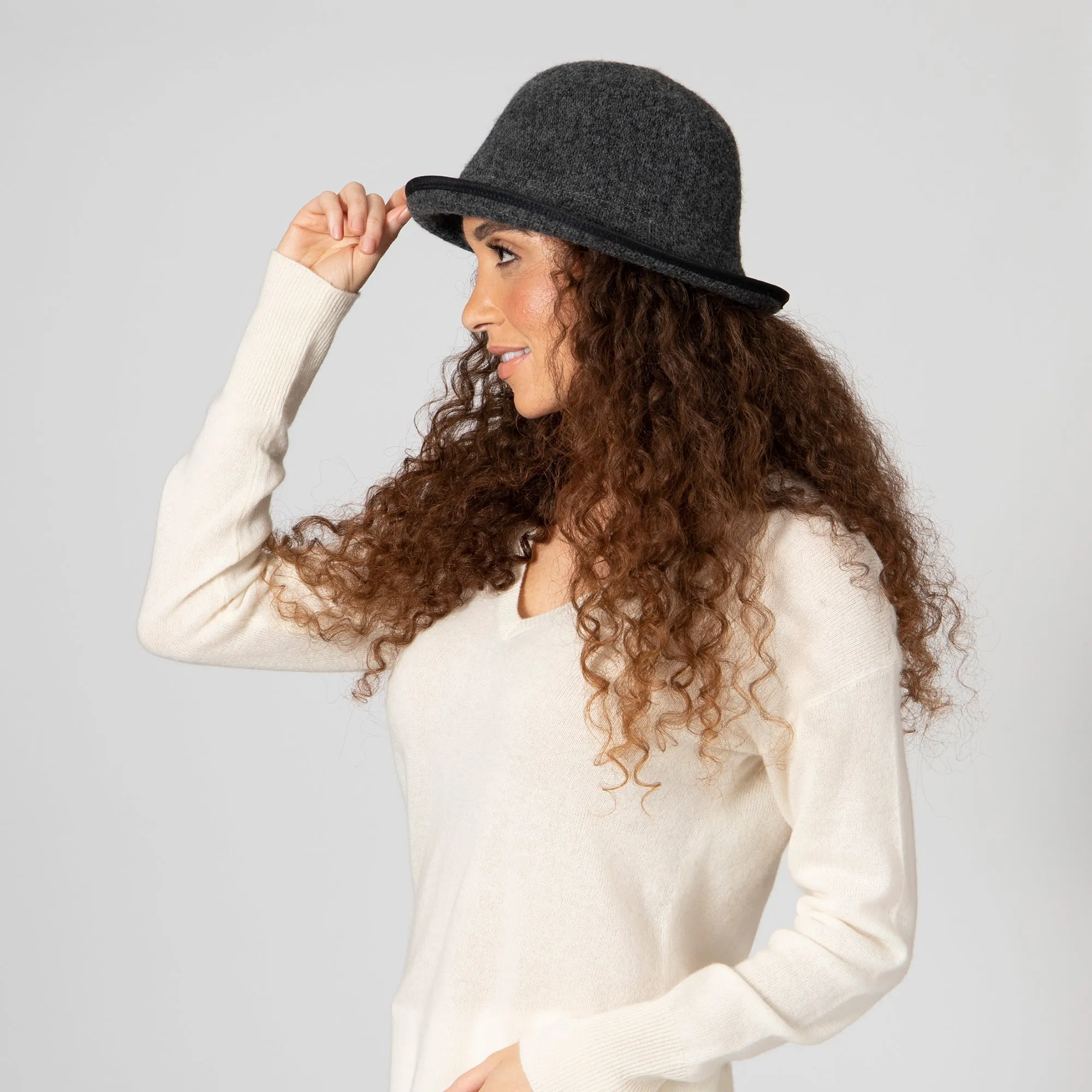 Women's Machine Knit 6-Way Cloche