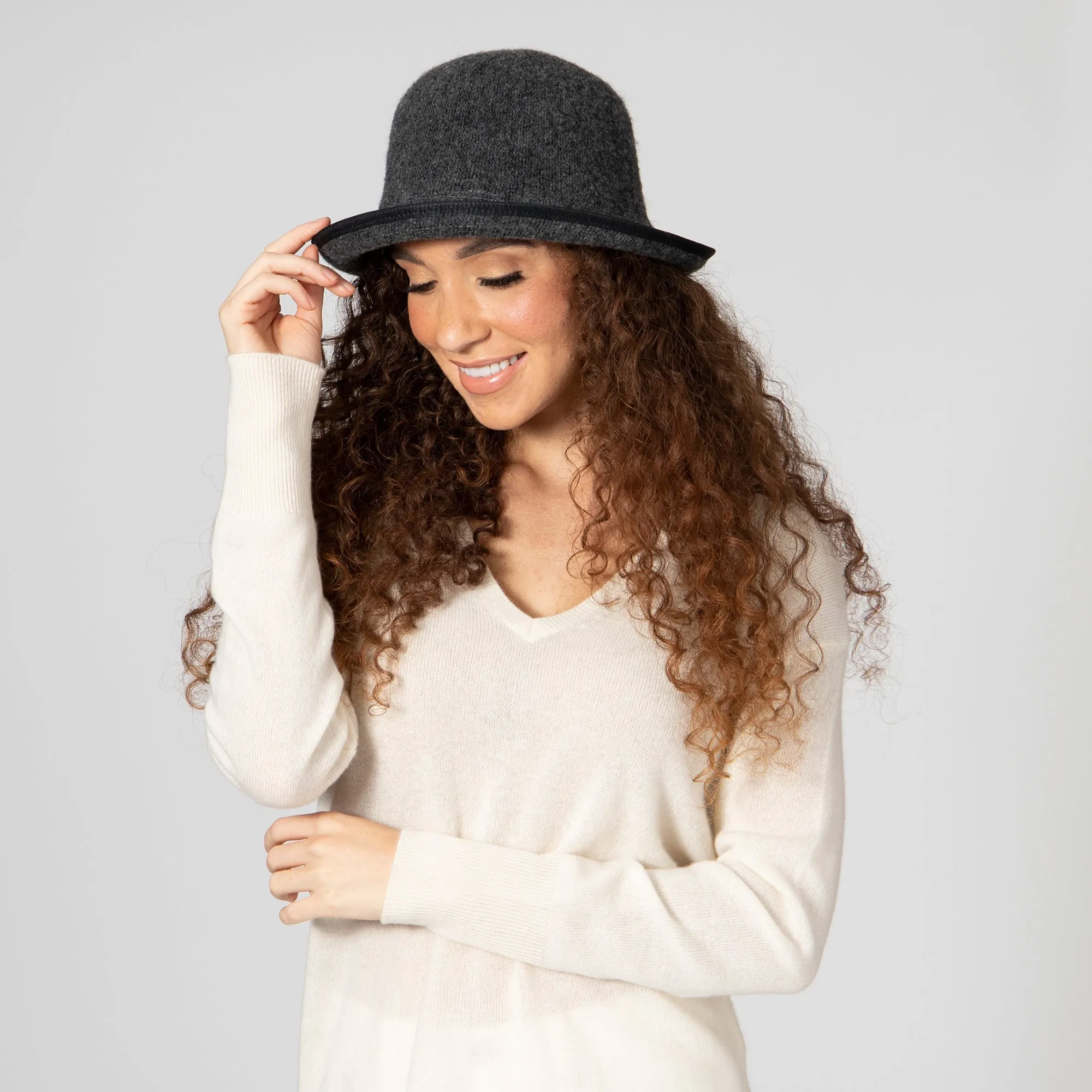 Women's Machine Knit 6-Way Cloche